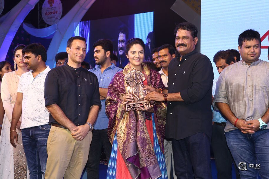 Mahanubhavudu-Movie-Thanks-Meet